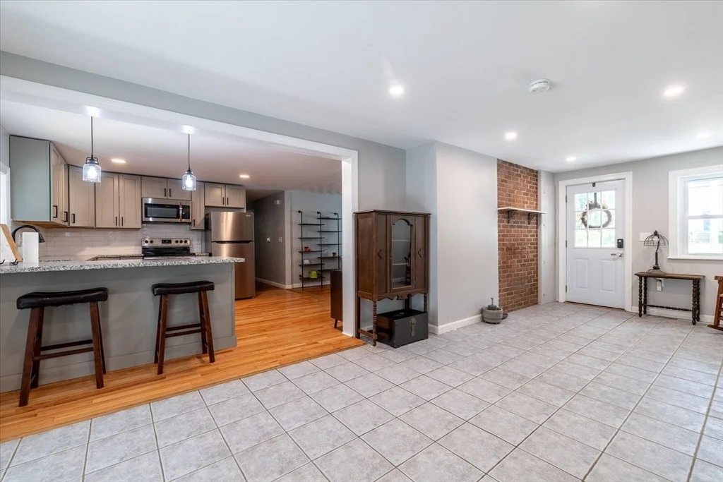 Photo of 13 Curley Dr
