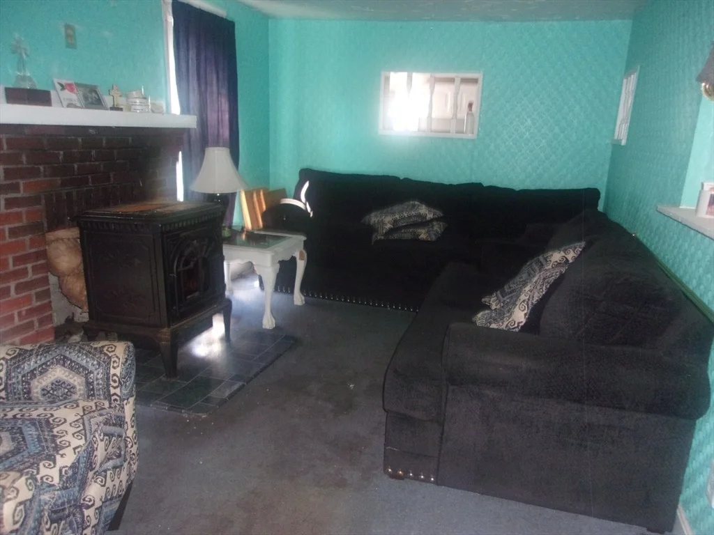 Photo of 127 Hampton Cir