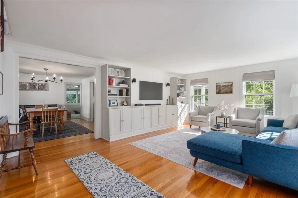 Photo of 339 Boston Rd