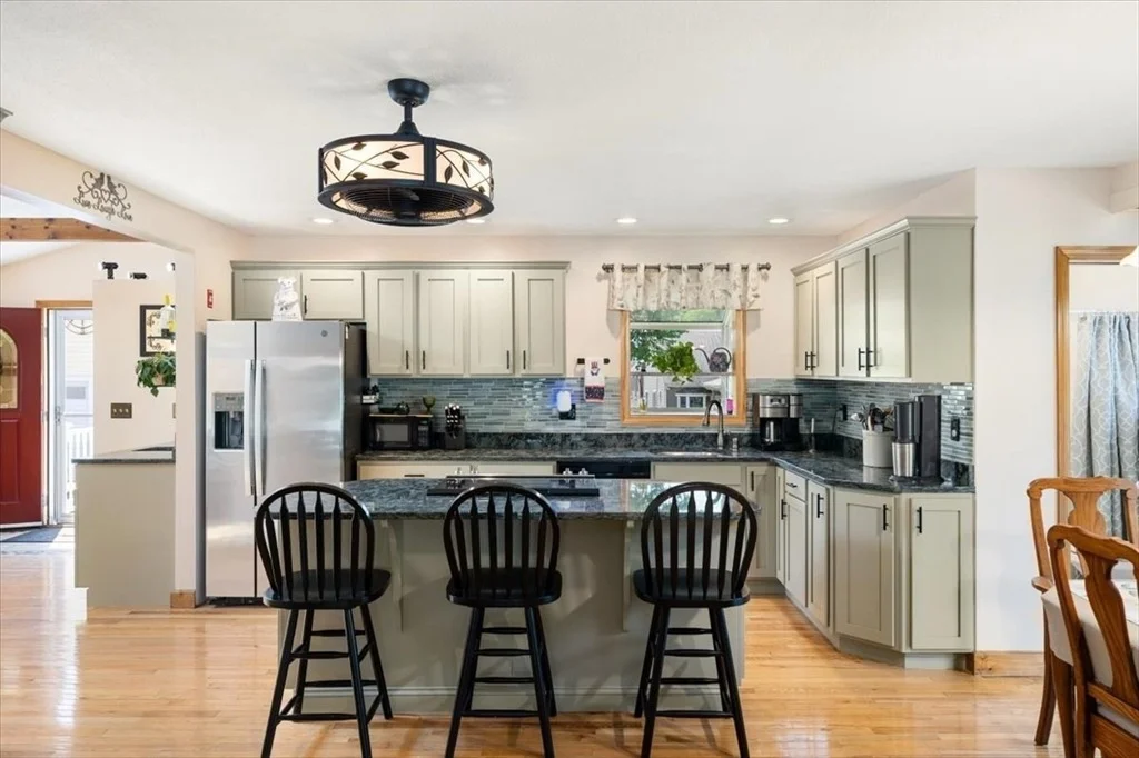 Photo of 472 Potter Rd.