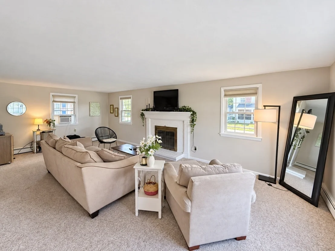 Photo of 15 Puritan Rd