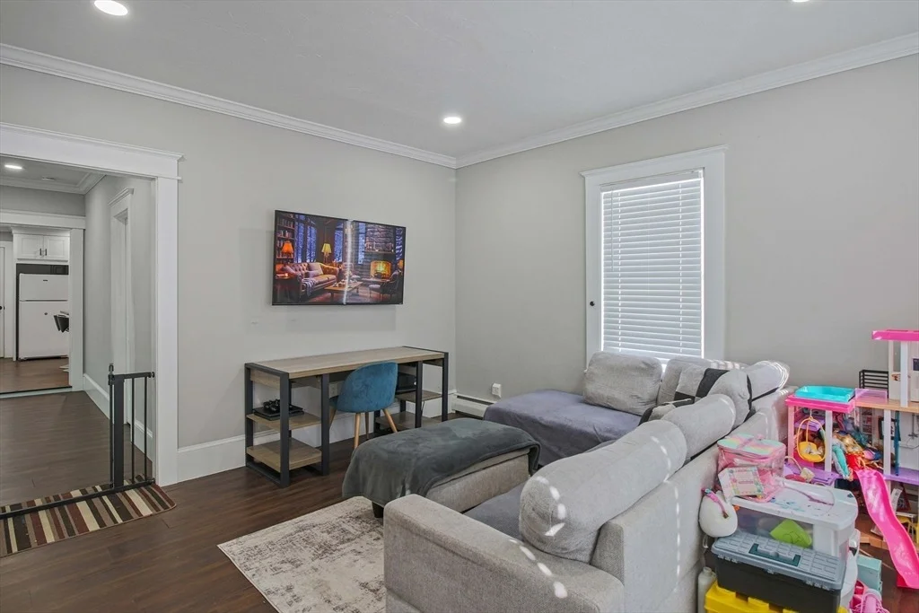 Photo of 576 Crescent St