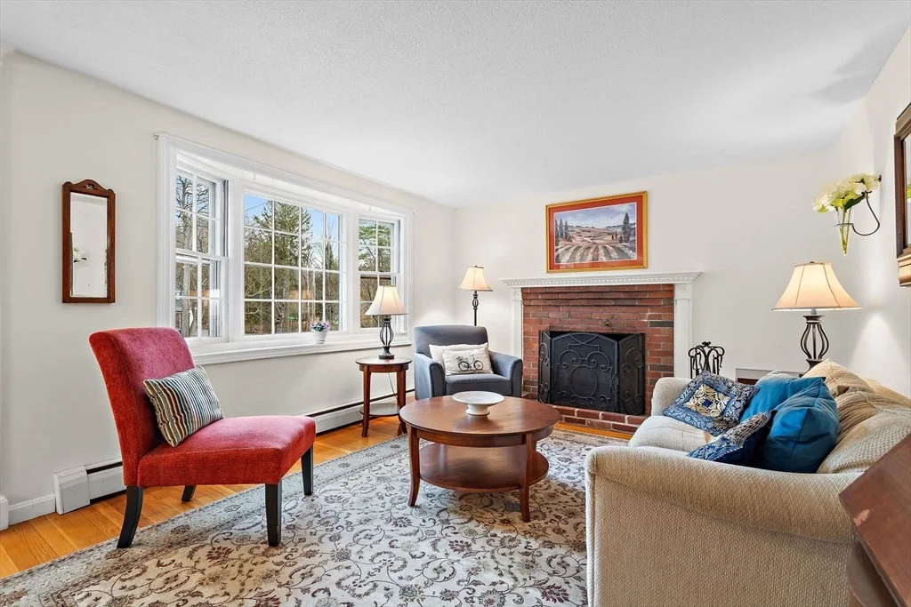 Photo of 108 Harvard Rd