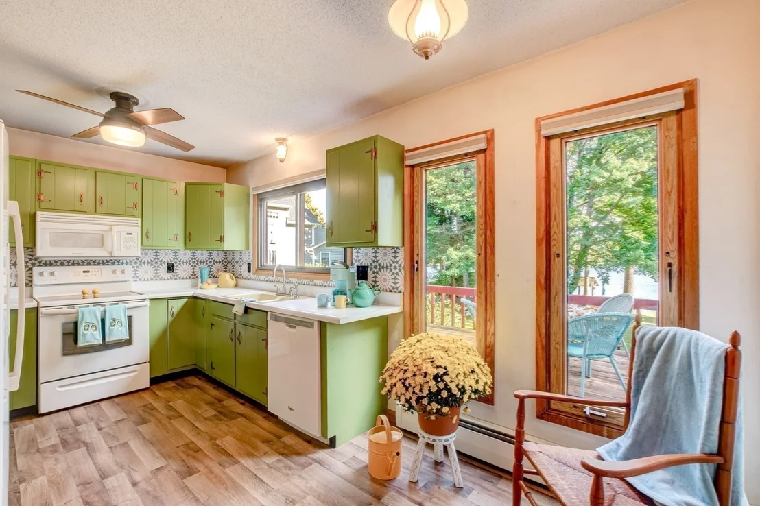Photo of 64 Lakeshore Dr