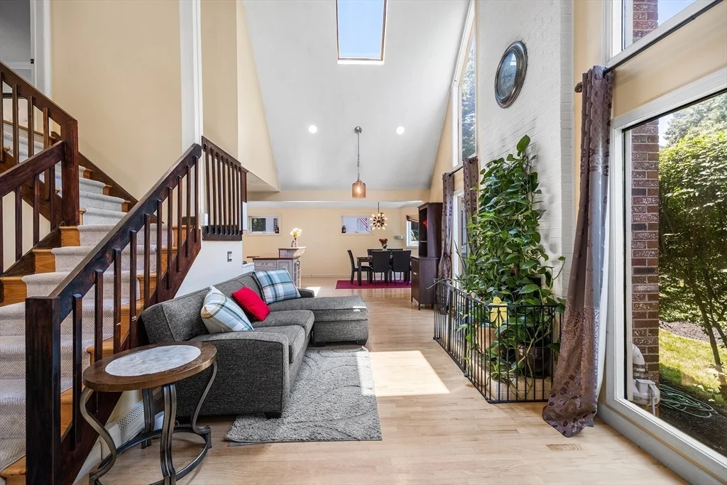 Photo of 7 Sherborne Cir