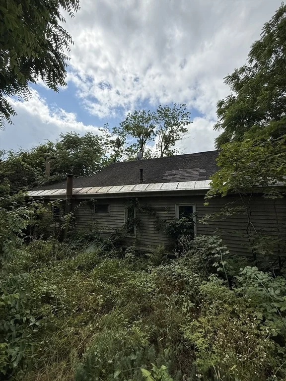 Photo of 1876 Main St