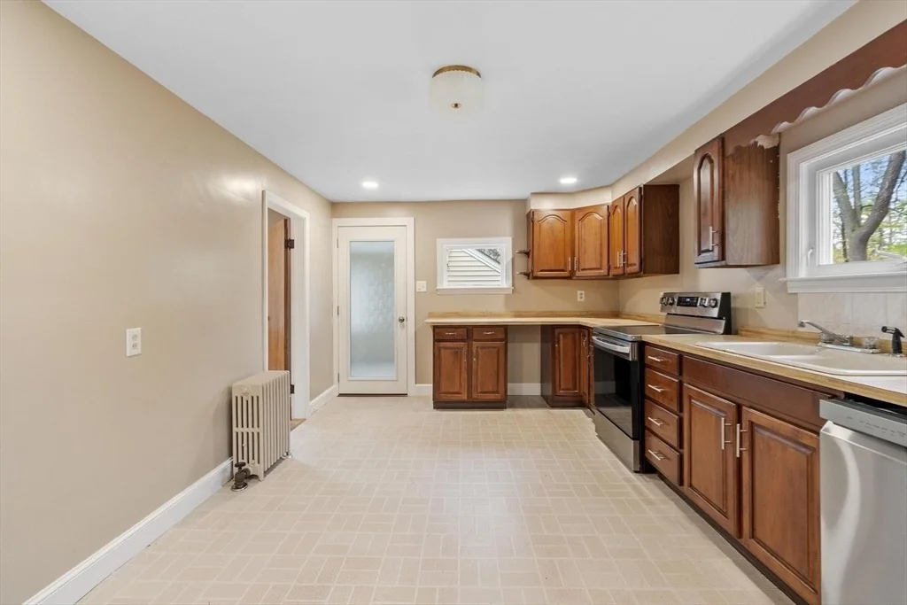 Photo of 12 Becky Ave