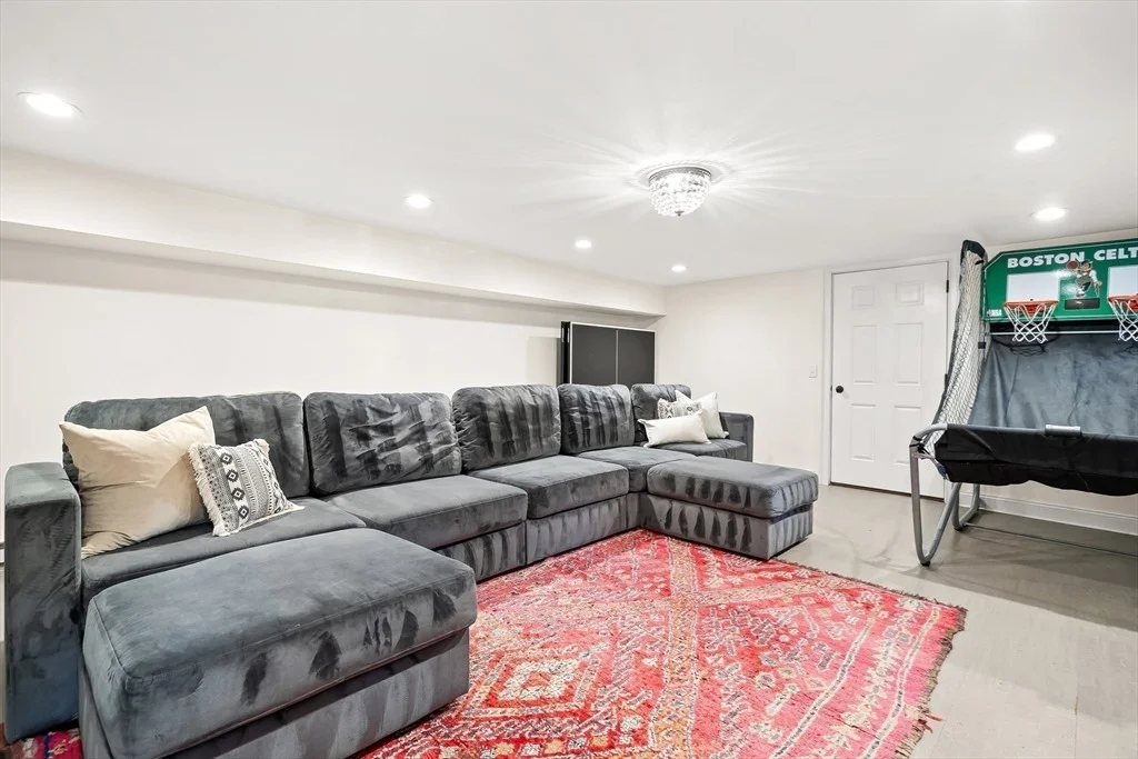 Photo of 10 Kirkland Circle