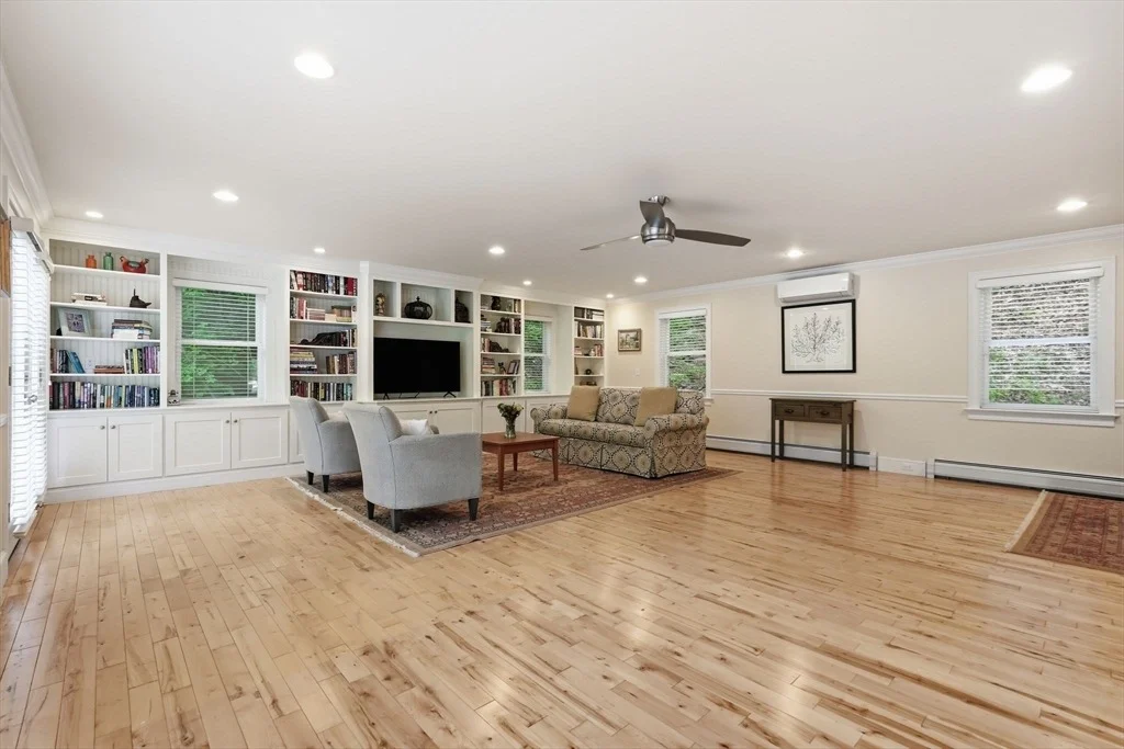 Photo of 32 Eunice Williams Dr