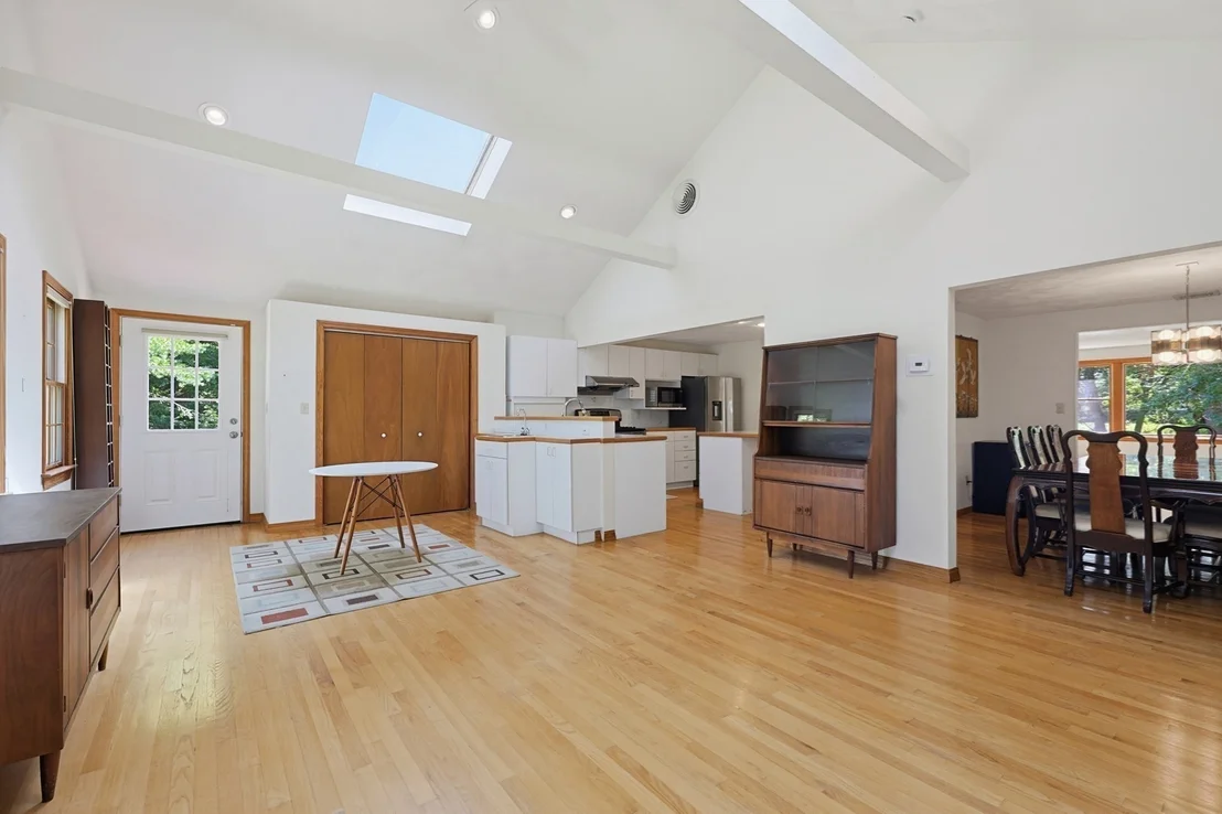 Photo of 109 Davis Road