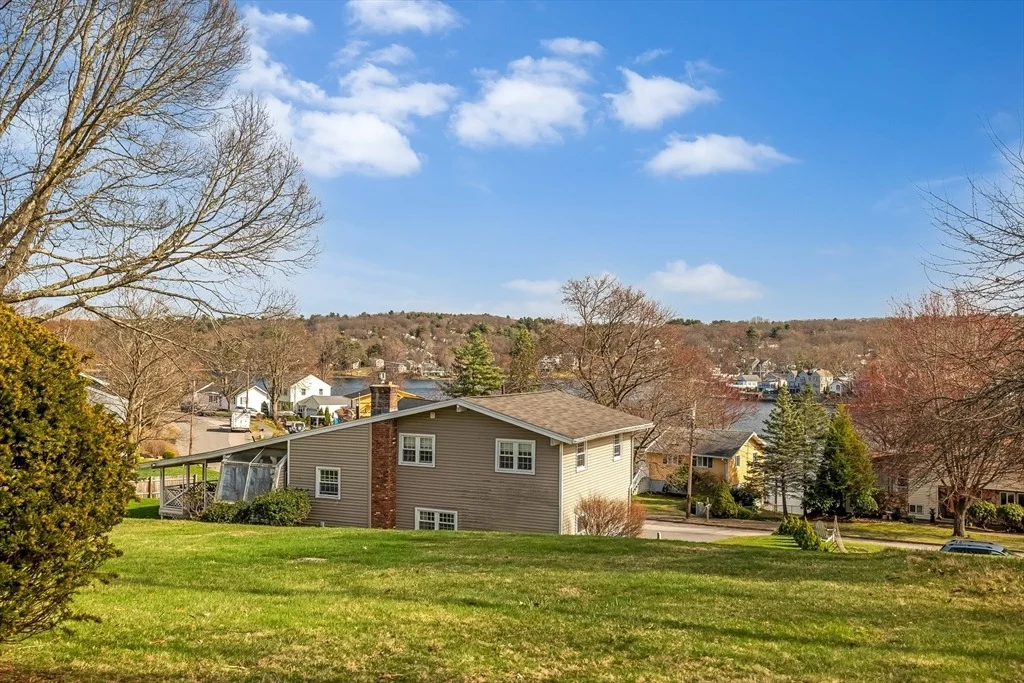Photo of 21 Champlain Dr