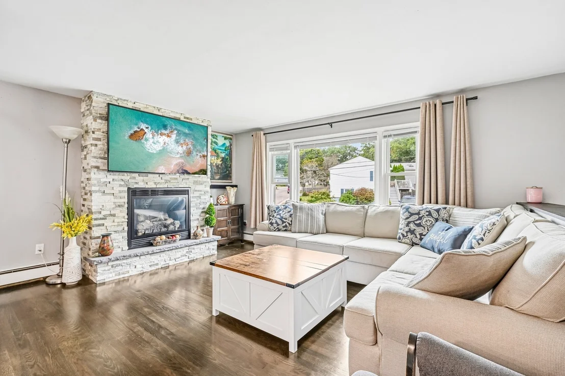 Photo of 77 Cedarcrest Rd