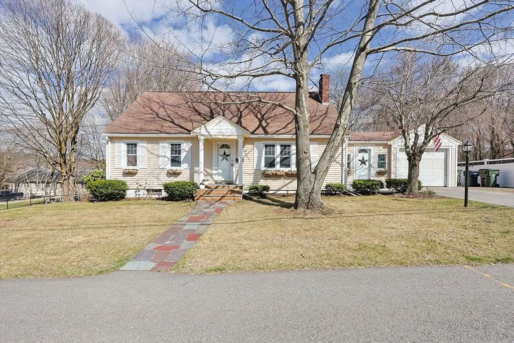 Photo of 76 Curtis Ave