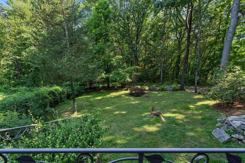 Photo of 7 Hilltop Ln