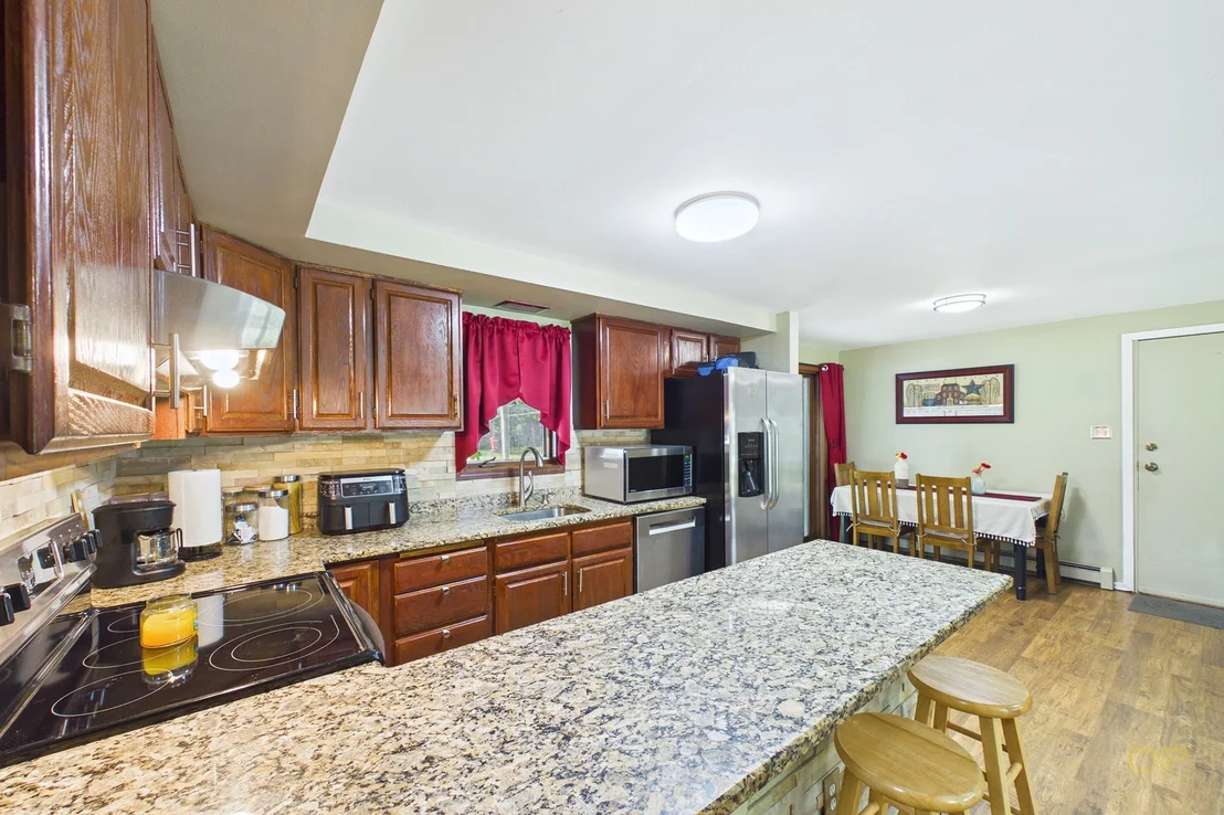 Photo of 247 Perry Hill Rd