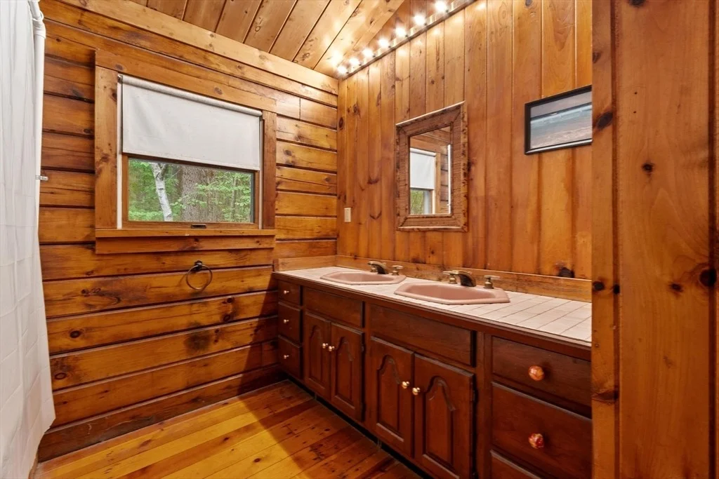 Photo of 90 Appleton Cir