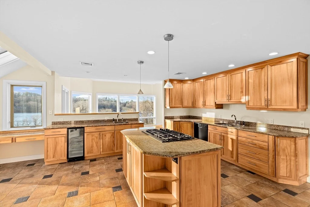 Photo of 56 River Rd