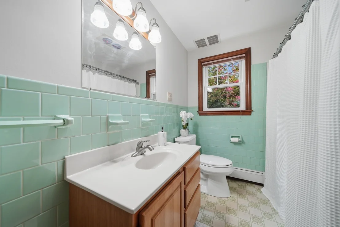 Photo of 401 Longley Rd