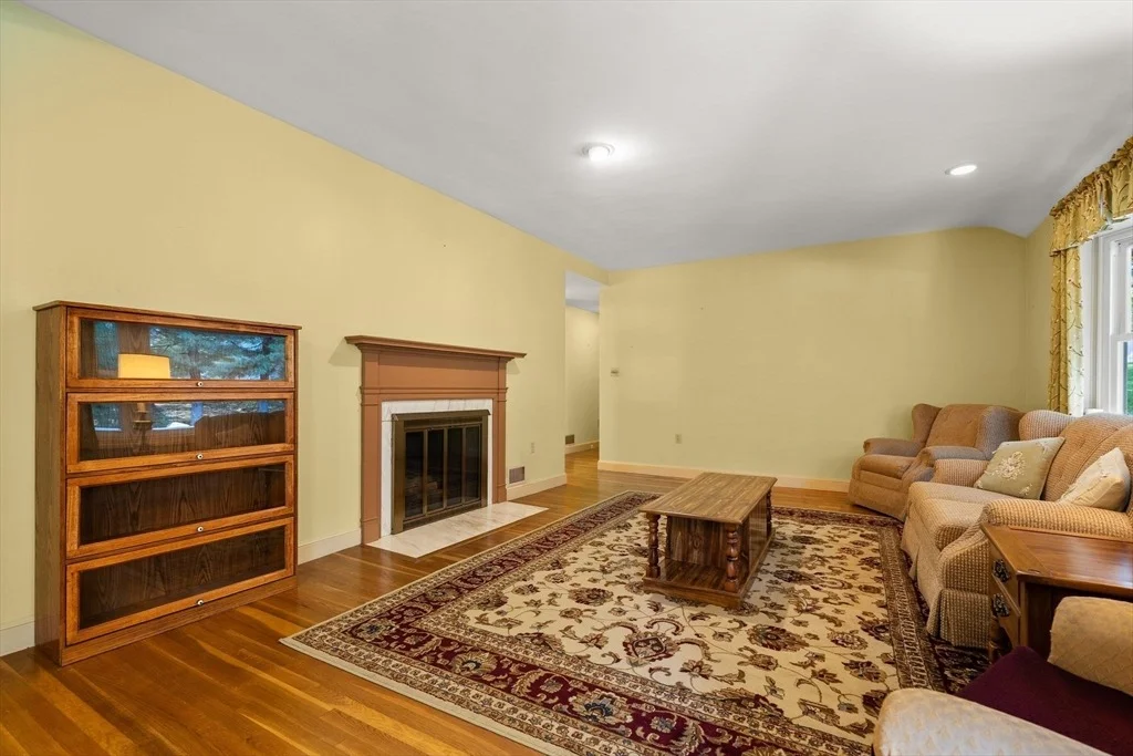 Photo of 39 Walsh Ave