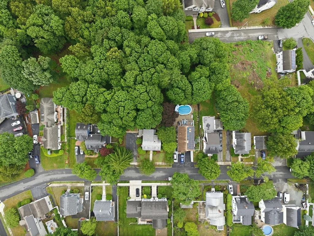 Photo of 8 Brackett Ave