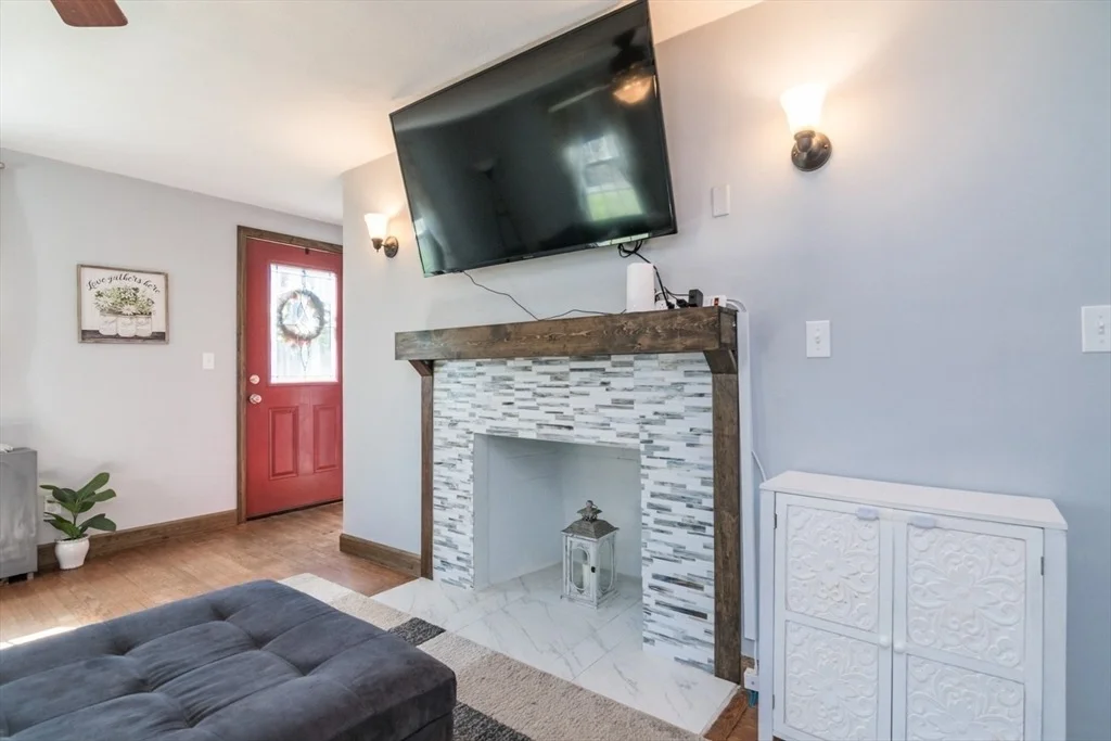 Photo of 77 Lindbergh Blvd