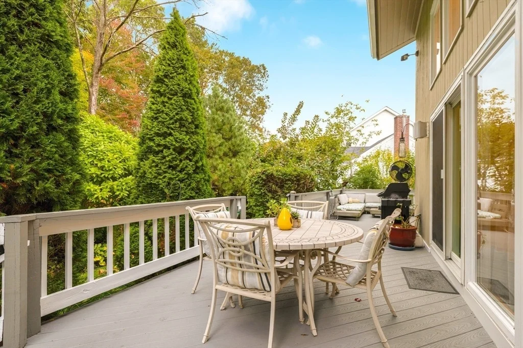 Photo of 43 Ledgebrook Avenue
