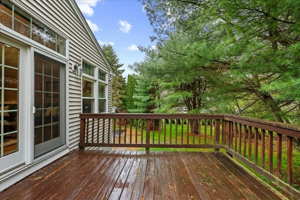 Photo of 11 Riverside Dr