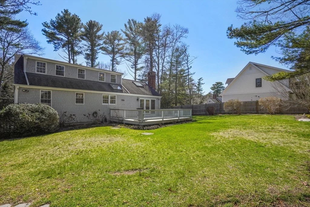 Photo of 492 Delano Rd