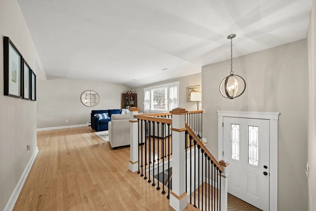 Photo of 75 Whitehall Ln