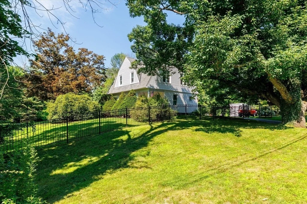 Photo of 260 Worcester Road