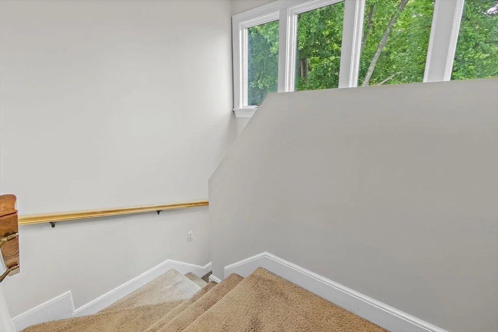 Photo of 145 Meadowbrook Rd