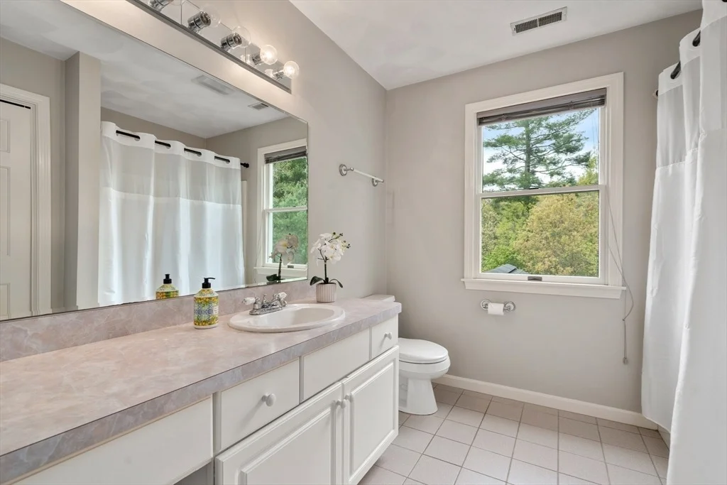 Photo of 16 Kings Row