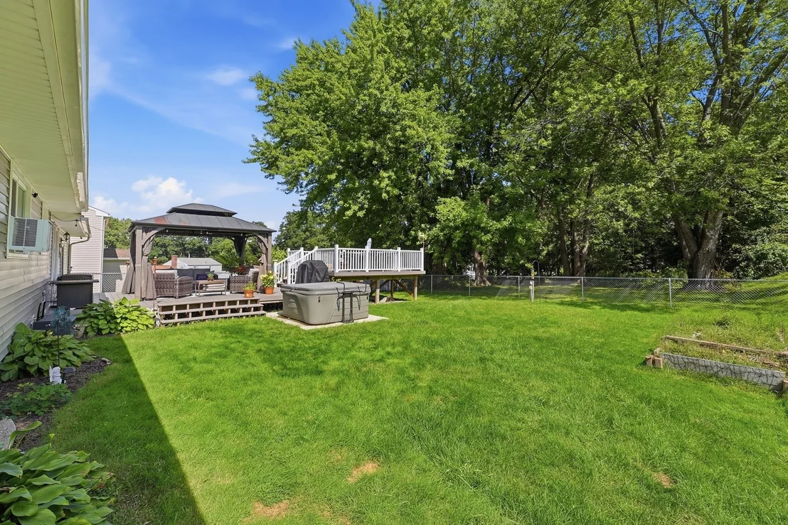 Photo of 75 Longwood Dr