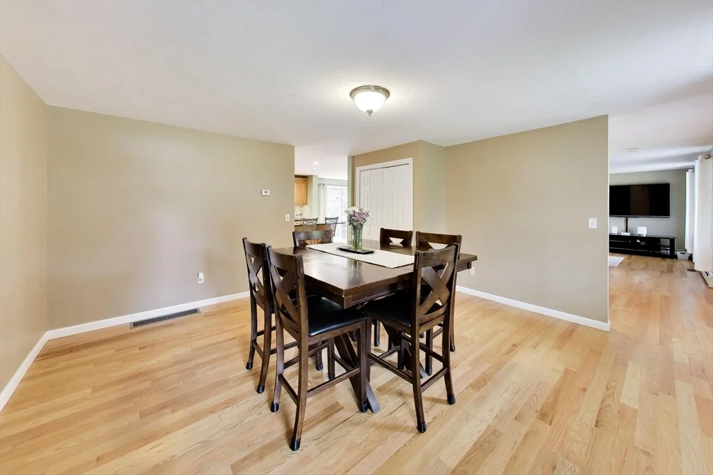 Photo of 24 Meadow Ln