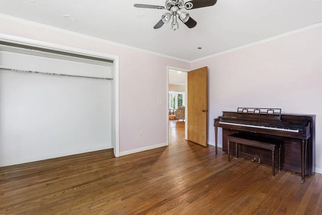 Photo of 6 Valley Ln