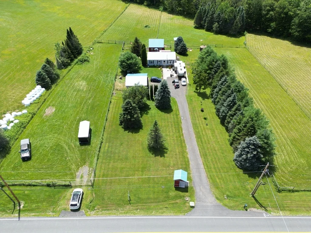 Photo of 527 Old Post Rd