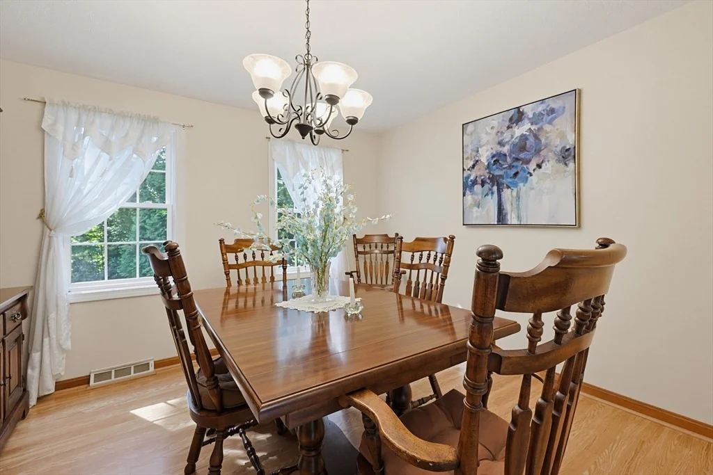 Photo of 7 Hazeltine Rd