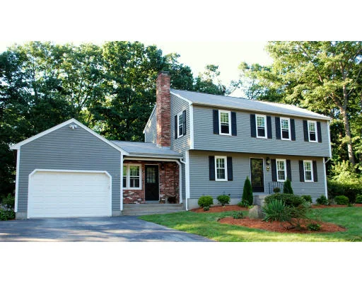 Photo of 102 Ferrecchia Dr