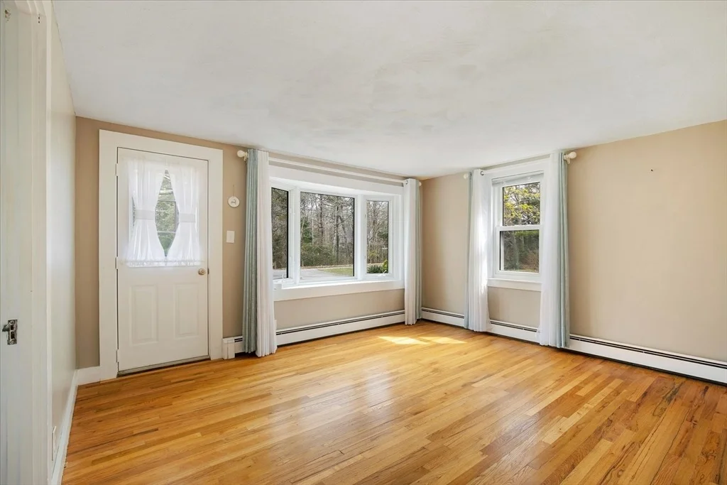 Photo of 61 Old Phinneys Ln