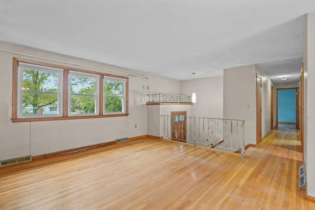 Photo of 5 Hampshire Dr