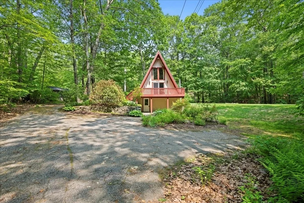 Photo of 245 Sutton Rd
