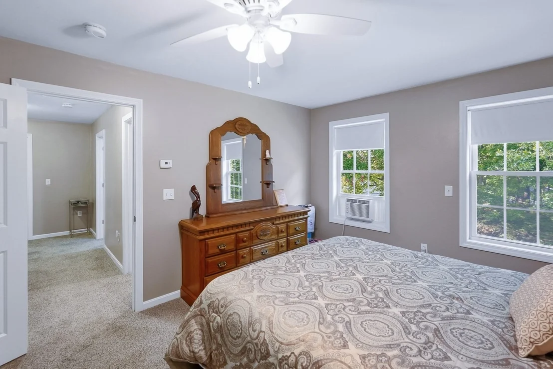 Photo of 14 Oak Cir