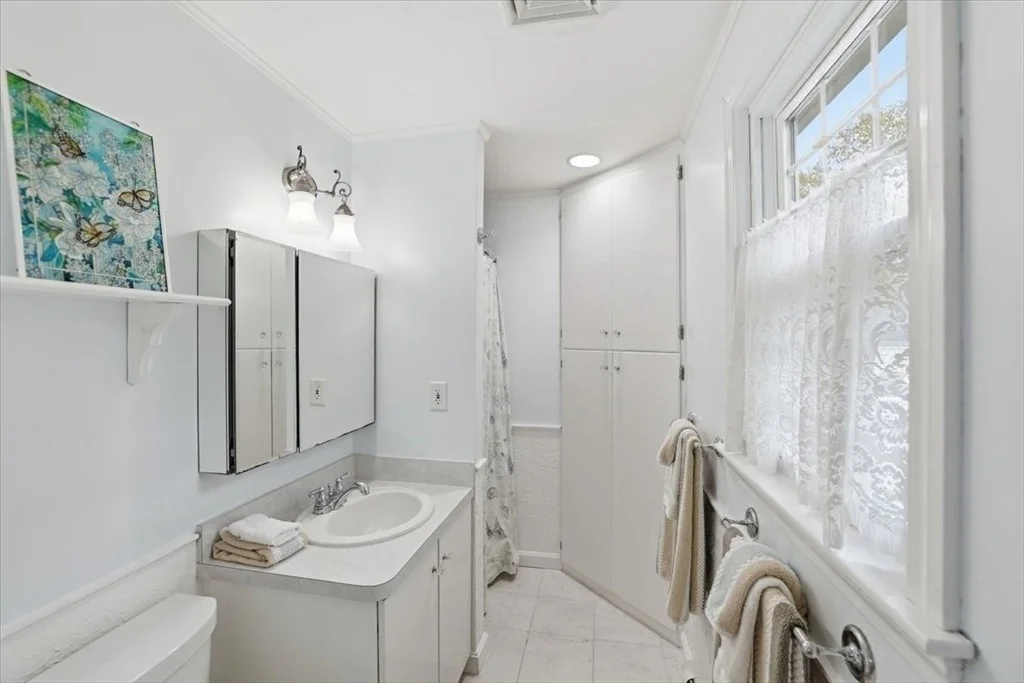 Photo of 24 Starlight Dr
