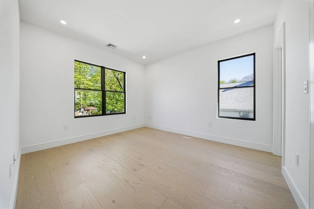 Photo of 28 Chandler