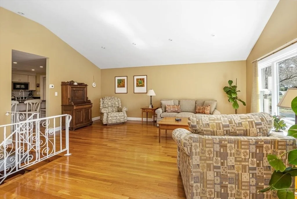 Photo of 7 Peter Hobart Dr