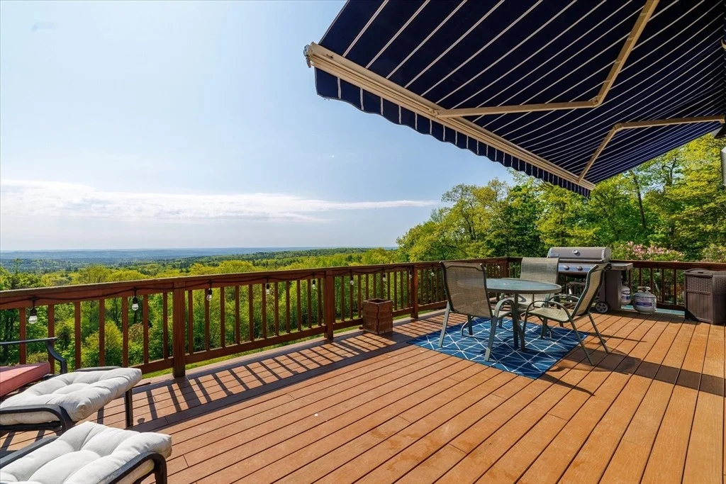 Photo of 152 Mountain Rd