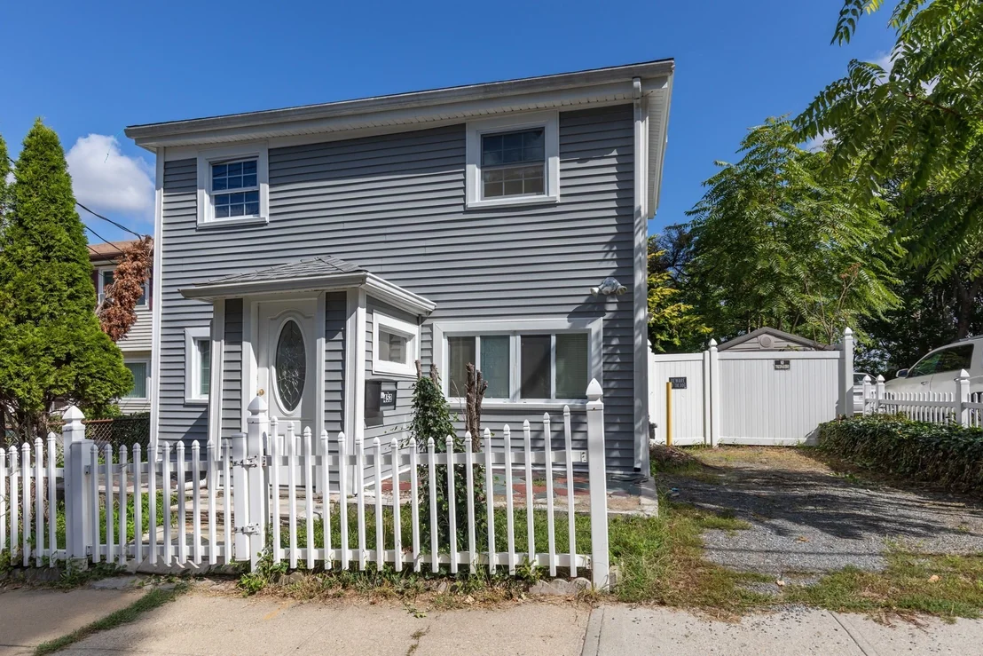Photo of 452 Tecumseh St