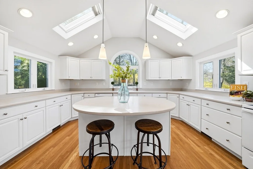 Photo of 98 Blossomcrest Rd