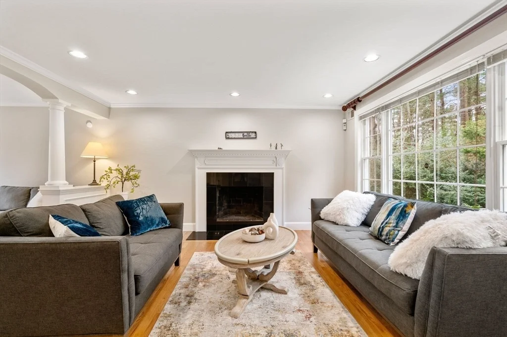 Photo of 1323 High Street-Culdesac