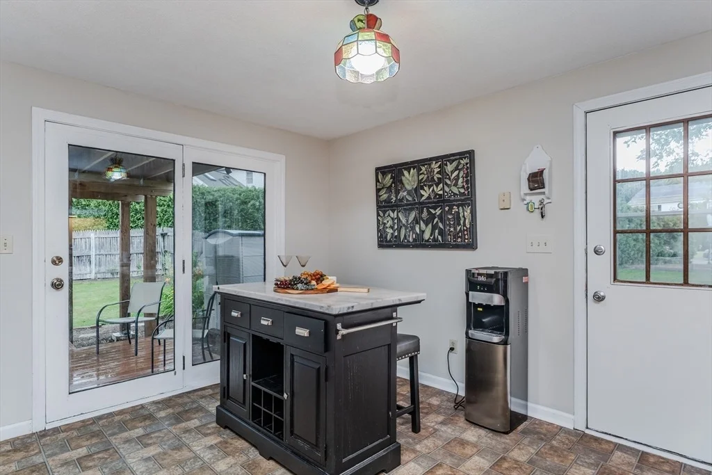 Photo of 43 Elaine Dr